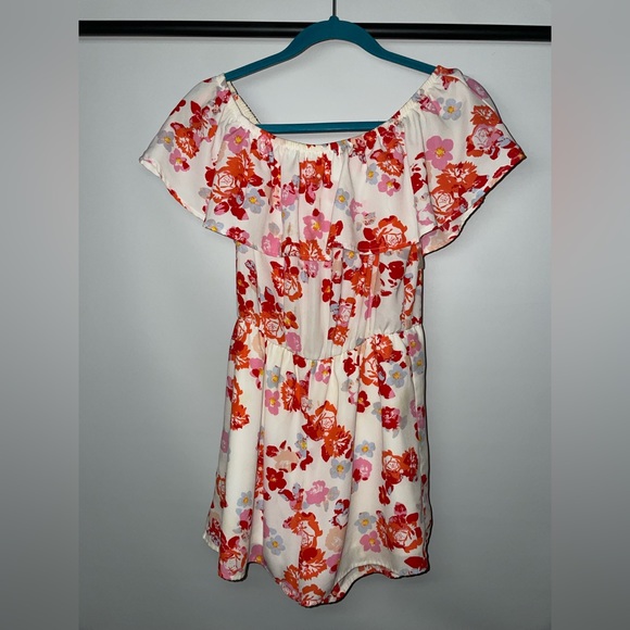 Charlotte Russe Brand Off the shoulder floral romper - Picture 1 of 3